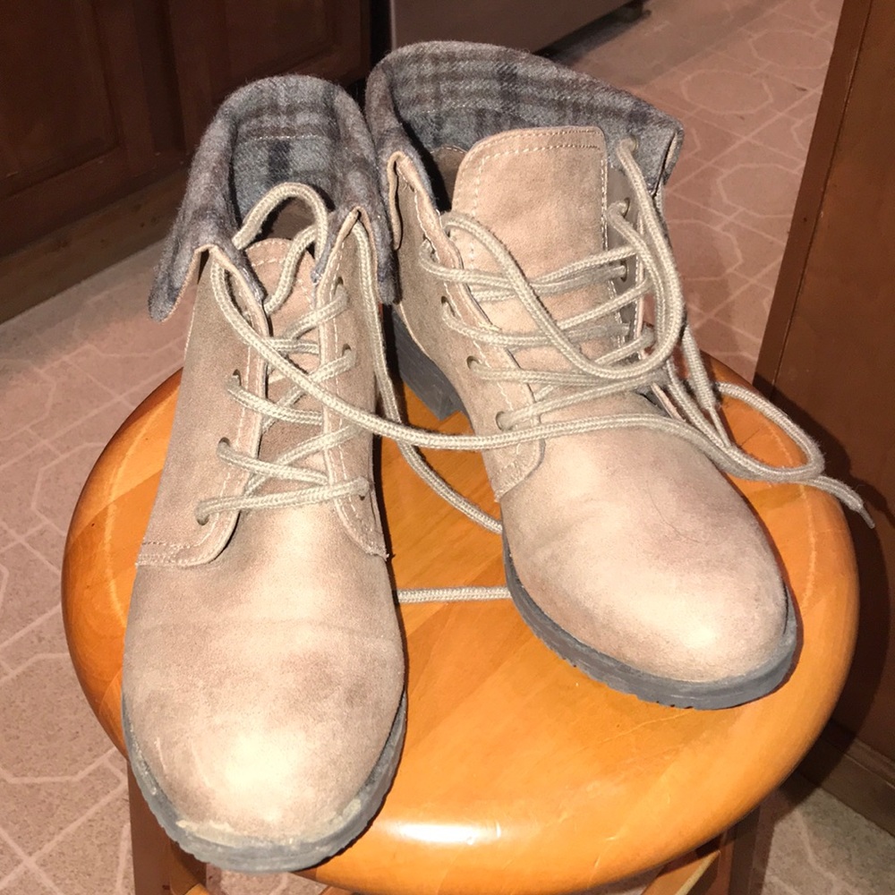 Booties - Picture 4 of 4